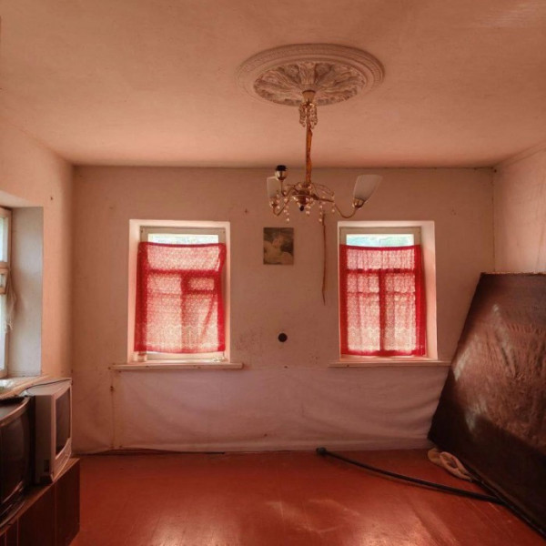 Фото Продам дом с земельным участком в Роскошном по ул. Интернациональной