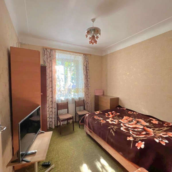 Фото Продам 4-к квартиру по улице Шевченко Т. Г., Луганск