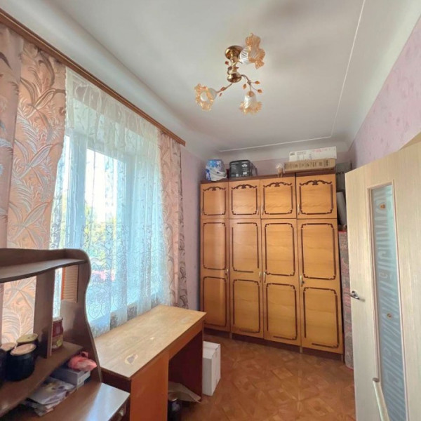 Фото Продам 4-к квартиру по улице Шевченко Т. Г., Луганск