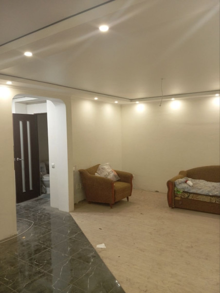 Фото Квартира г. Алчевск (ул. Ленина, район ТЦ)