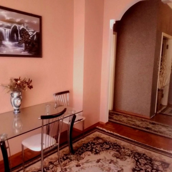 Фото Продам 4х комнатную квартиру, ВВАУШ, Сталинка