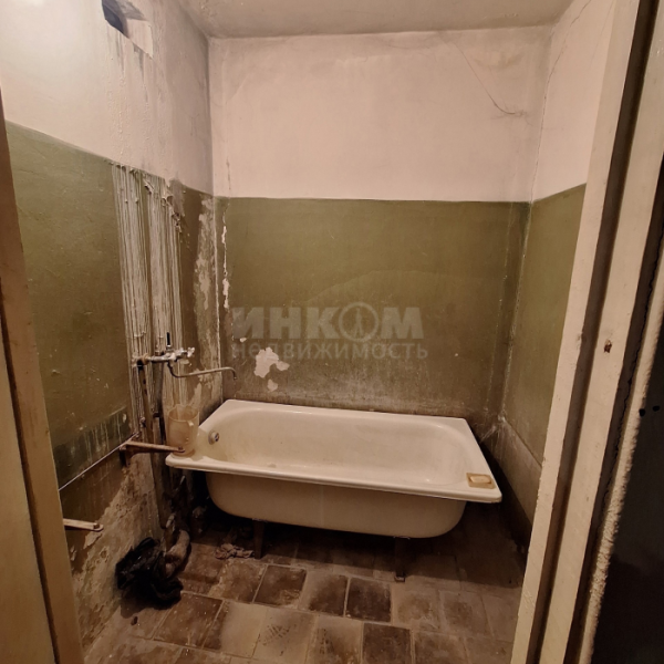 Фото Продам 3к квартиру на кв. Героев Сталинграда 2/9эт