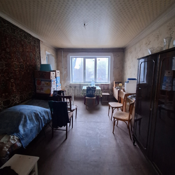 Фото Продам 3к квартиру на кв. Героев Сталинграда 2/9эт
