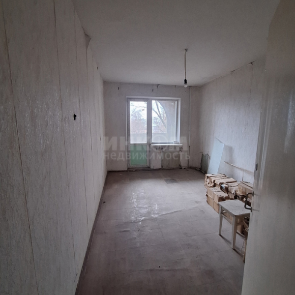 Фото Продам 3к квартиру на кв. Героев Сталинграда 2/9эт