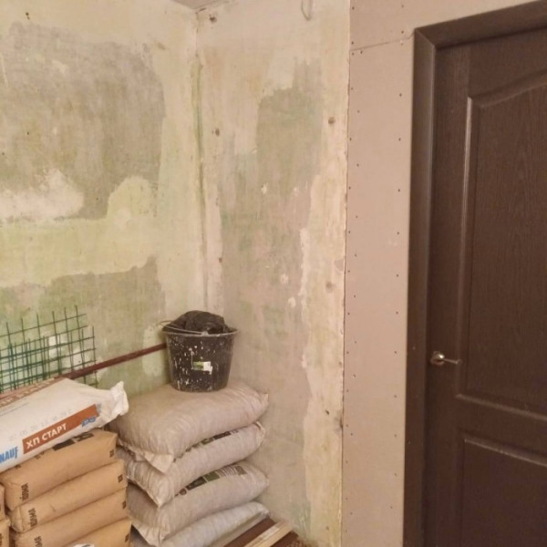 Фото Продам 2-кк на кв.50 лет Октября . 2-й этаж 9-го дома.