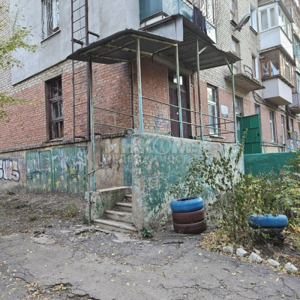 Продам помещение 1065 м2 в городе Луганск квартал Шевченко