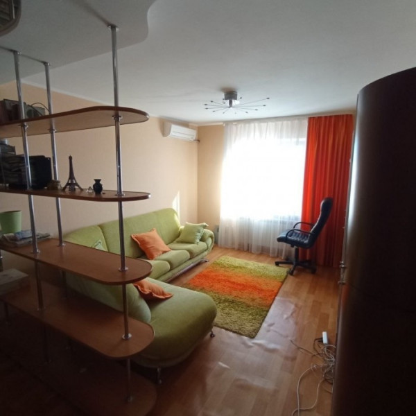 Продам 2-х комн квартиру в Центре города Луганск улица Зозулина