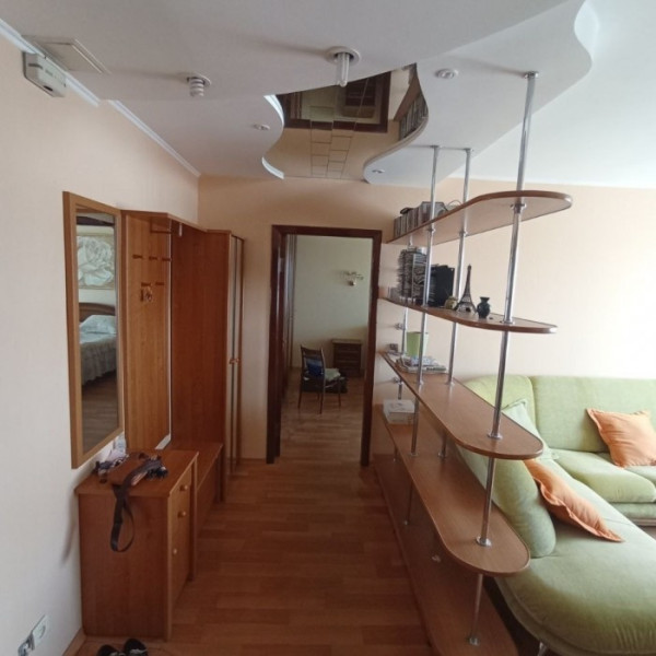 Фото Продам 2-х комн квартиру в Центре города Луганск улица Зозулина