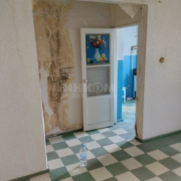 Продам 1к кв. Ватутина 2