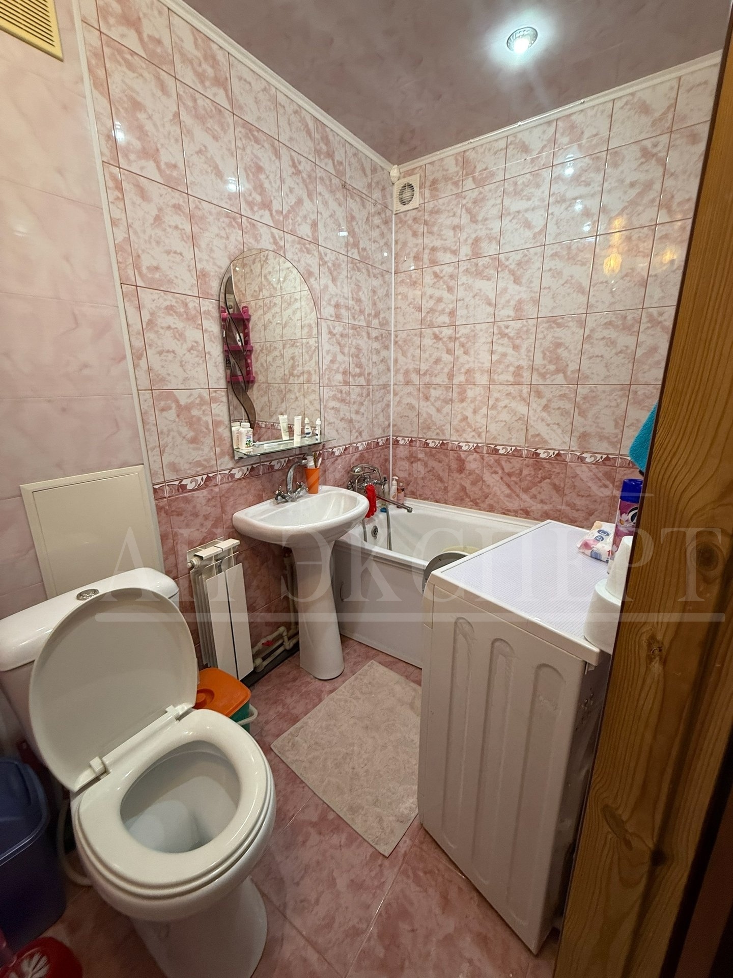 Фото СДАМ НА ДЛИТЕЛЬНЫЙ СРОК 2-Х КОМНАТНУЮ КВАРТИРУ (Стаханов, ул. Макерова, 10а) – СДАНА!