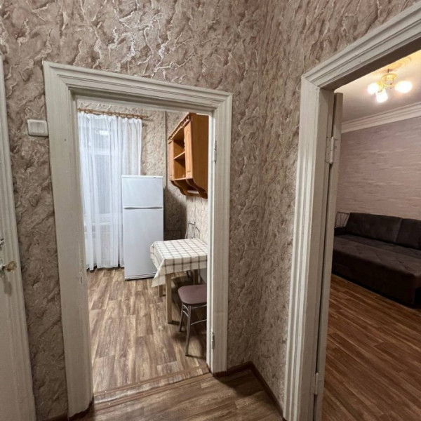 Фото Продам уютную 1-комнатную квартиру квартал Алексеева 2/4 этаж (район ресторана «Корона»)