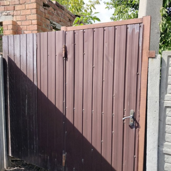 Фото Продам недостроенный жилой дом с правом собственности в центре по ул. Алексеева