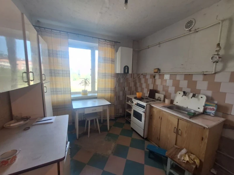 Продаётся 3-комнатная квартира в городе Брянка, м-н Молодёжный, д. 5.