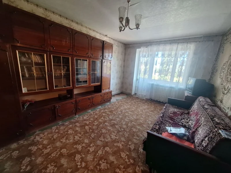 Фото Продаётся 3-комнатная квартира в городе Брянка, м-н Молодёжный, д. 5.