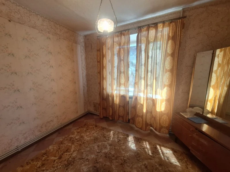Фото Продаётся 3-комнатная квартира в городе Брянка, м-н Молодёжный, д. 5.