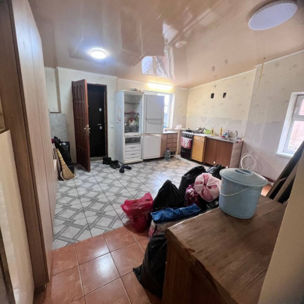 Продам полдома р-н площади Ленина, отдельный вход.