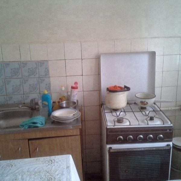 Фото Продам 3к 50-лет Обороны Луганска
