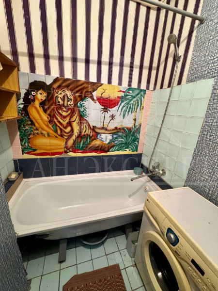 Фото СДАМ 3-Х КОМНАТНУЮ КВАРТИРУ НА ДЛИТЕЛЬНЫЙ СРОК (Стаханов, ул. Карла Либкнехта, д. 75)