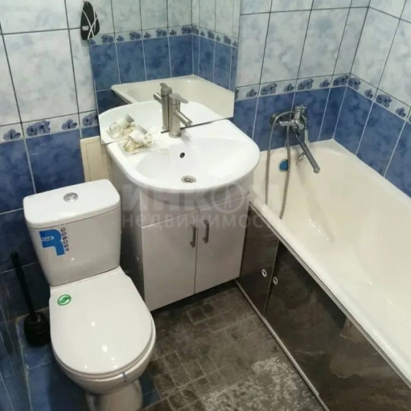 Фото Продам 2-х комн квартиру с АО в Центре г Луганск ул 24 Линия