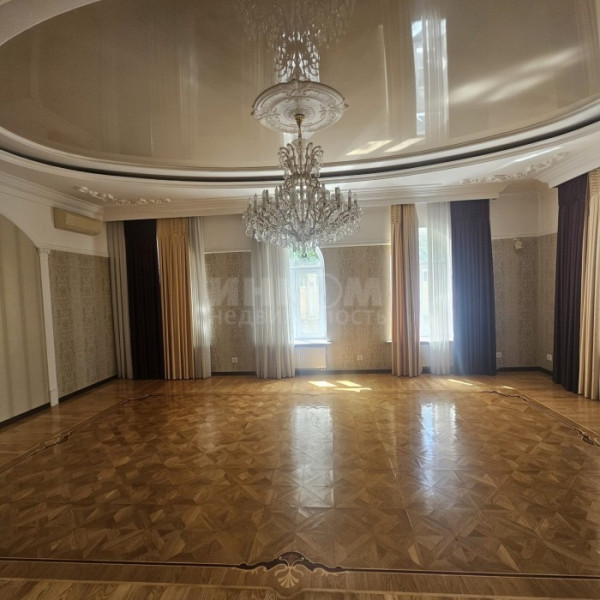Фото Продам дом 365 м2 в Центре города Луганск