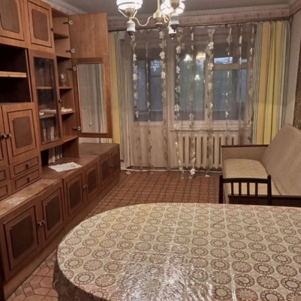 Продам 4-х комн квартиру с АО в г.Луганск кв. Солнечный