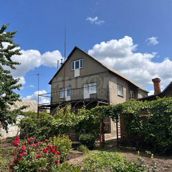 Продам 2-х этажный дом в городе Луганск улица Гоженко