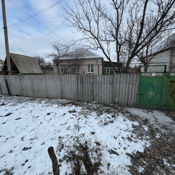 Продам дом в Станице Луганской ул. Маяковского