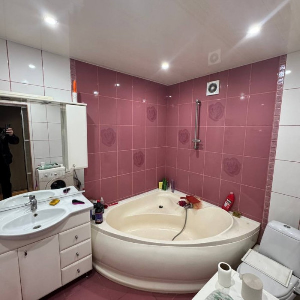 Фото Продается 2-х комнатная квартира в центре г. Луганска (площадь Героев ВОВ)