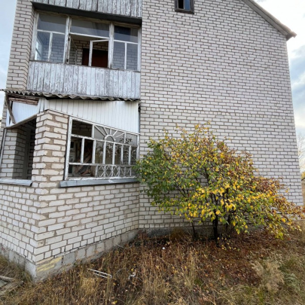 Фото Продам 2-х этажный , кирпичный дом в Нижней Ольховой. Земли 25 соток (приватизирована)