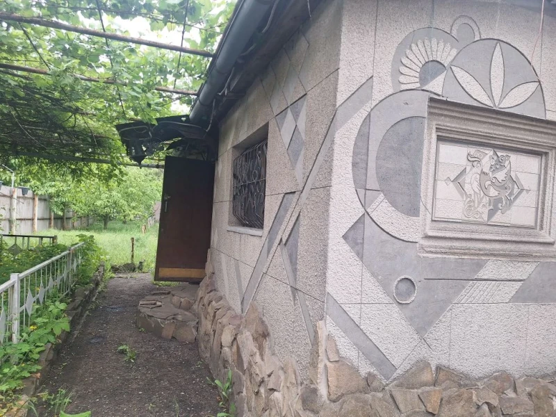 Продаётся домом в городе Стаханов, ул. Комсомольская.