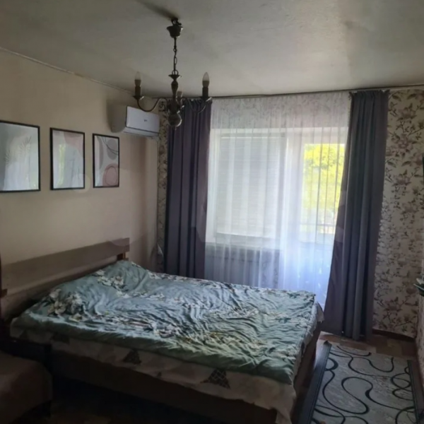 Продам 2-х комн квартиру в г.Луганск ул.Челюскинцев