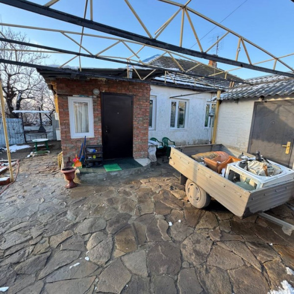 Фото Продается пол дома г. Луганск (Артемовский район, ул. Гоженко)