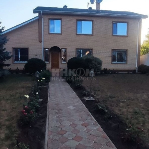 Продам дом 319 м2 в городе Луганск улица Марленовская