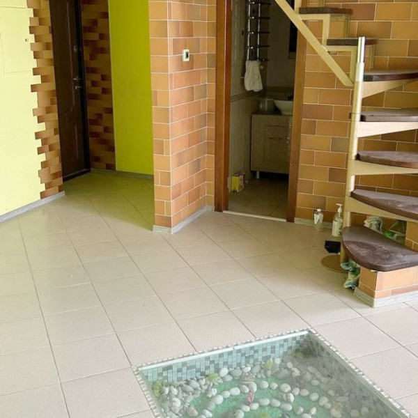 Продам 3-х комнатную квартиру по ул. Оборонная ( район автовокзала)