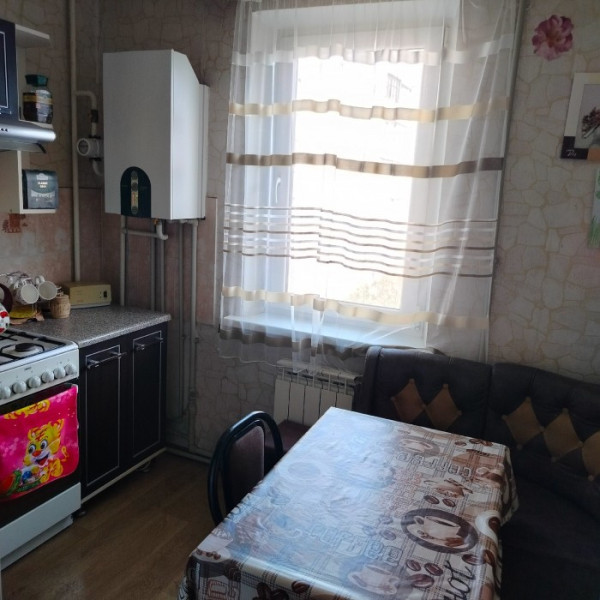 Продам 2к кв. Ленинского Комсомола 8Б с А.О.