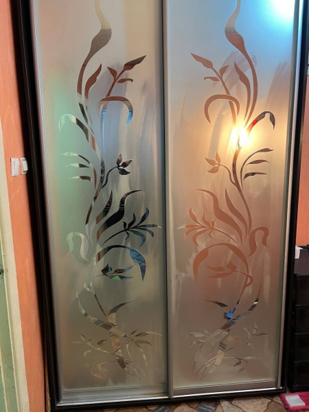 Фото Сдам 2-х комнатную квартиру на длительный срок (Брянка, Микрорайон 4)