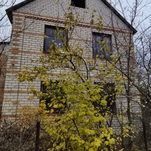 Продам дачу 272. 8 м2 в г. Луганск, Каменнобродский район
