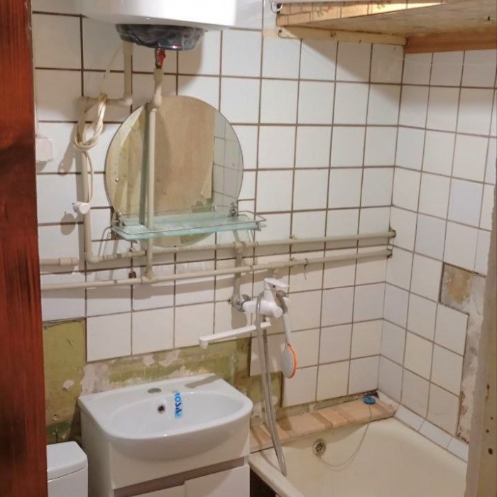 Фото Продам 2-ком квартиру на кв. Жукова, г. Луганск.