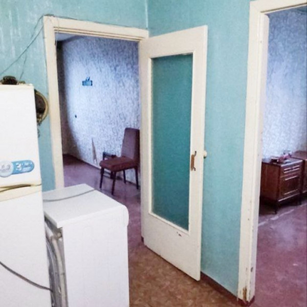 Фото Продам 3- х комнатную квартиру на кв. 50 лет Октября 1/5 эт.