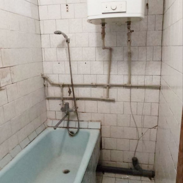 Фото Продам 3- х комнатную квартиру на кв. 50 лет Октября 1/5 эт.