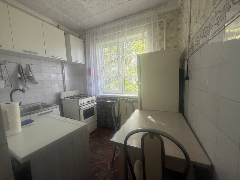 Сдам 2-х комнатную квартиру на длительный срок (Стаханов, ул. Карбышева, д. 7)