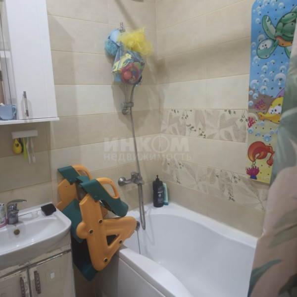 Фото Продам 2-х комн квартиру в городе Луганск Красная Площадь