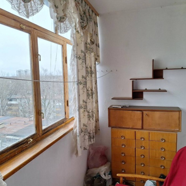 Фото Продам 3-комнатную квартиру кв. Комарова, этаж 10/12