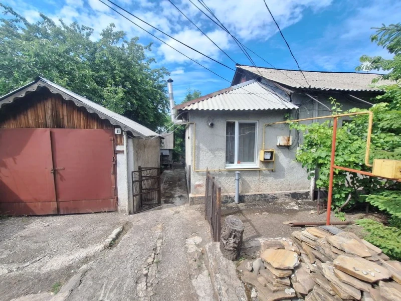 Фото Продаётся 3-комнатный дом в городе Брянка (Криворожье), ул. Суворова.