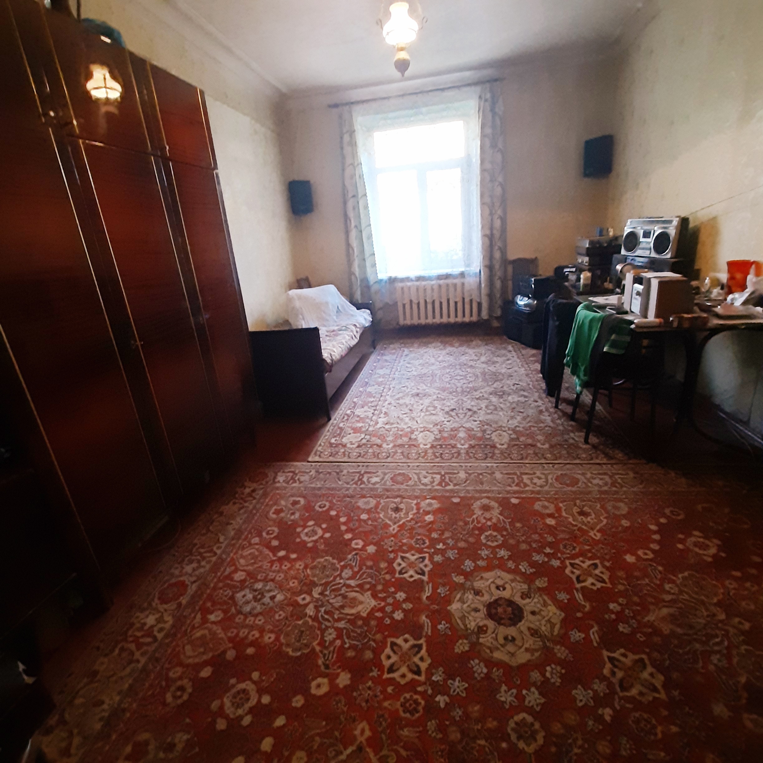 Фото №622 Продаётся 3 комн. кв-ра “Сталинка”, ул. Фрунзе, р-н маг. “Бирюса”