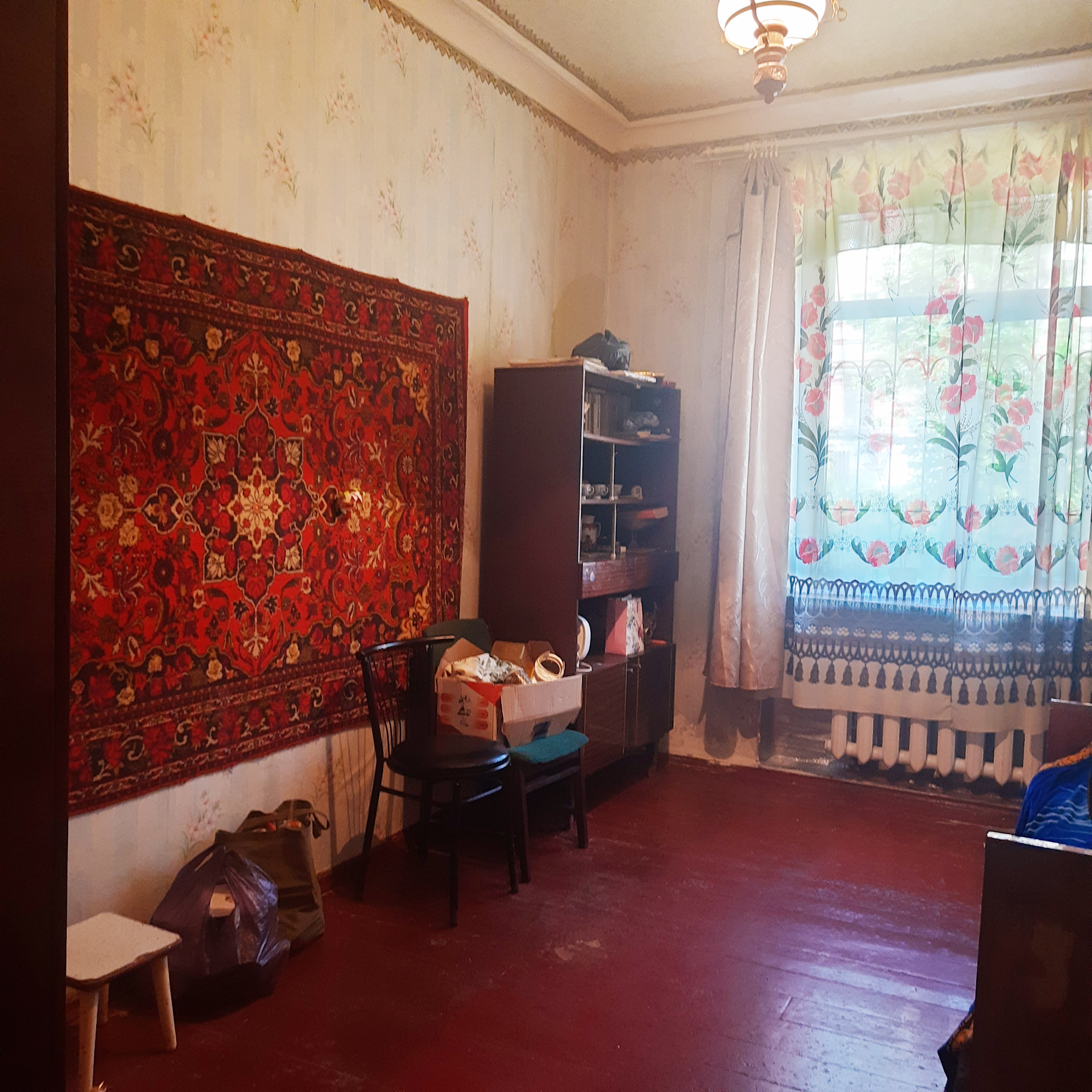 Фото №622 Продаётся 3 комн. кв-ра “Сталинка”, ул. Фрунзе, р-н маг. “Бирюса”