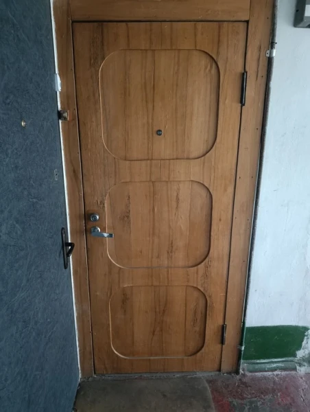 Продаётся 2-комнатная квартира в городе Брянка, пл. Ленина, д. 11