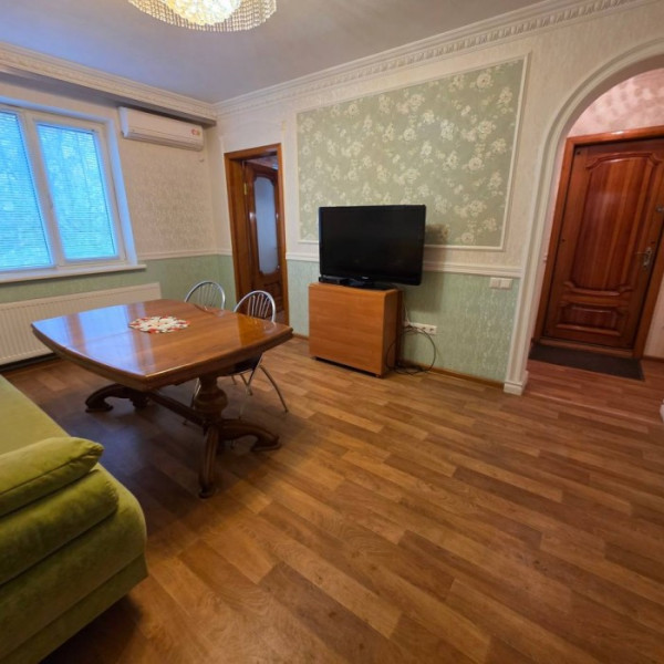 Фото Продам 4-х комн квартиру с АО в г.Луганск кв. Мирный