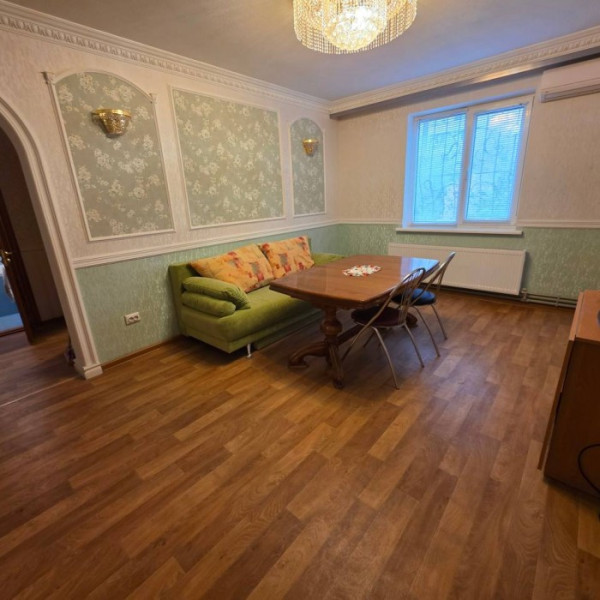 Фото Продам 4-х комн квартиру с АО в г.Луганск кв. Мирный