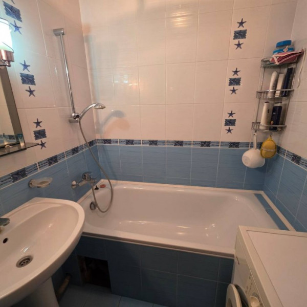 Фото Продам 4-х комн квартиру с АО в г.Луганск кв. Мирный